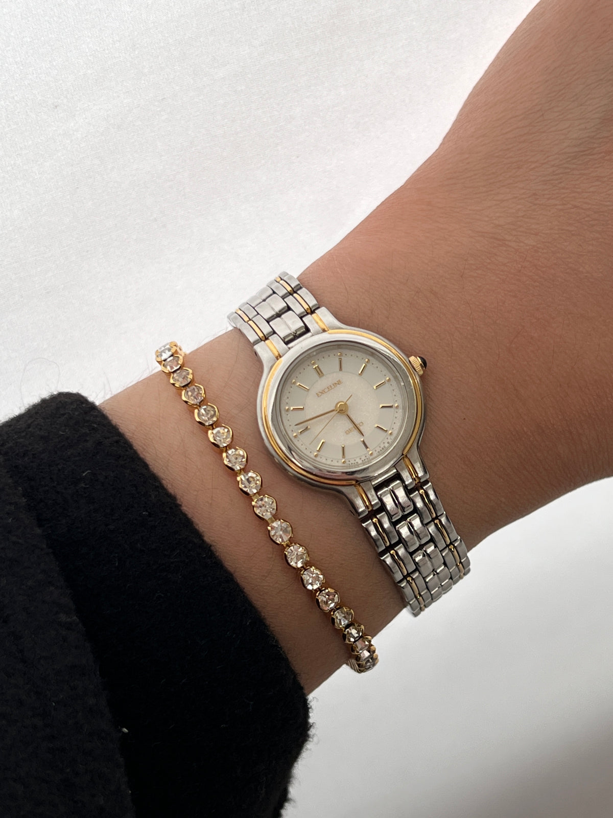 Seiko Exceline Diamond Dust Dial Watch 3F31-0040, product photograph 4.