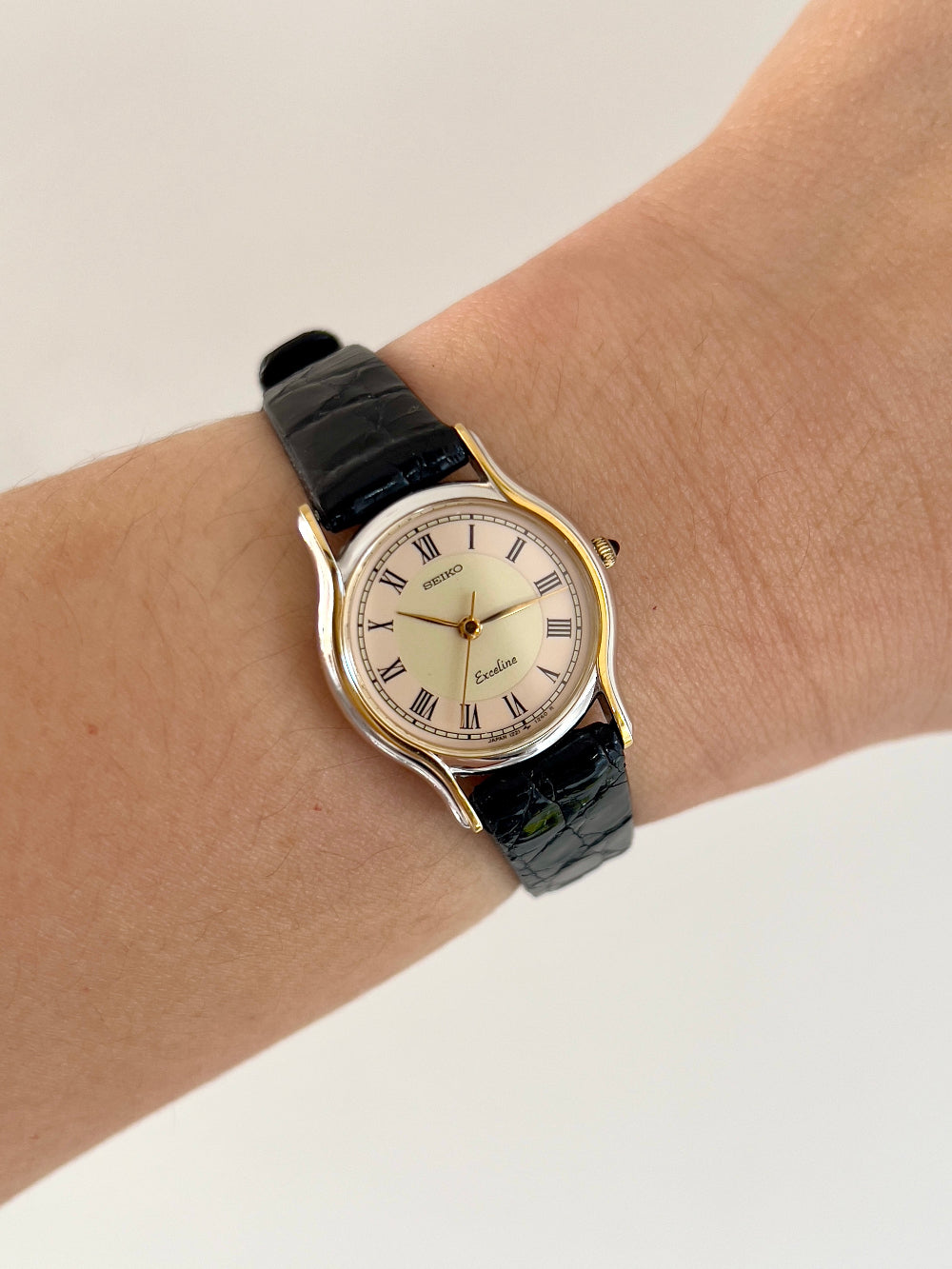 Seiko Exceline Salmon Cream Dial Two Tone Women's Watch | Product photograph 2