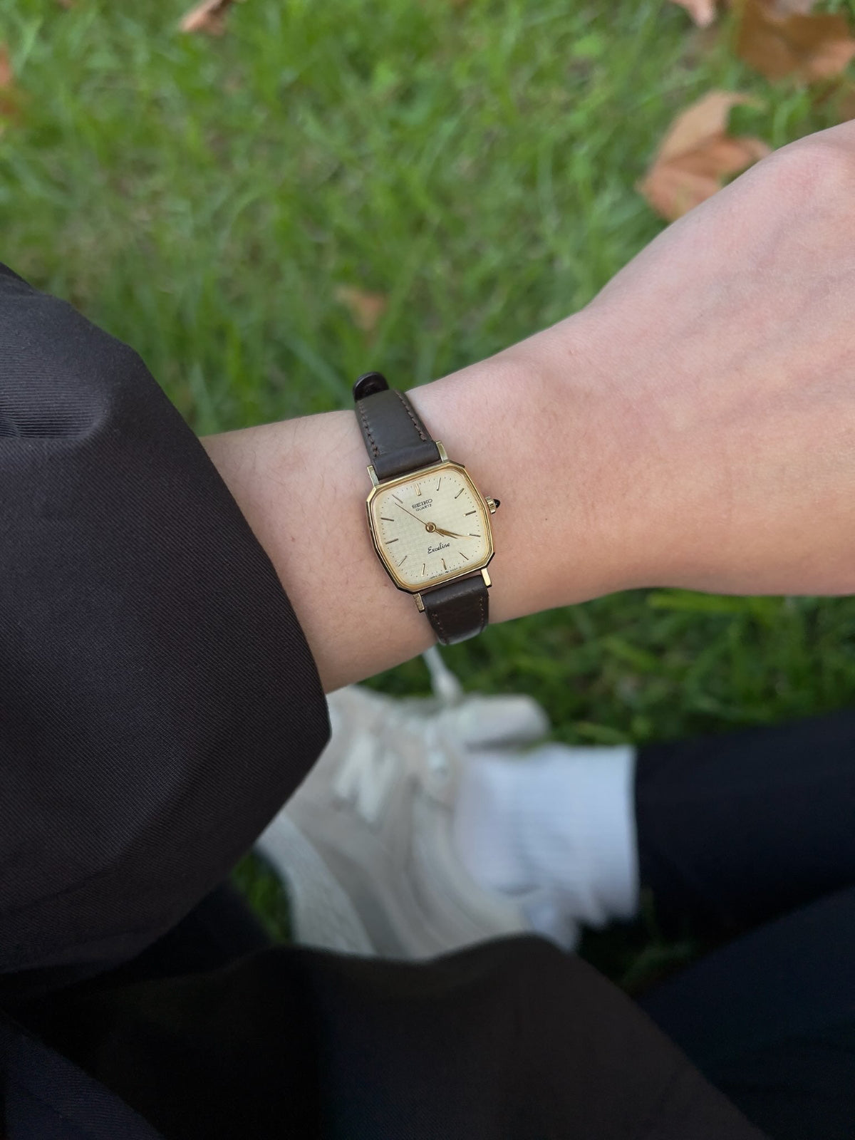 Seiko Exceline Soft Angular Gold Tone Women's Watch | Product photograph 4