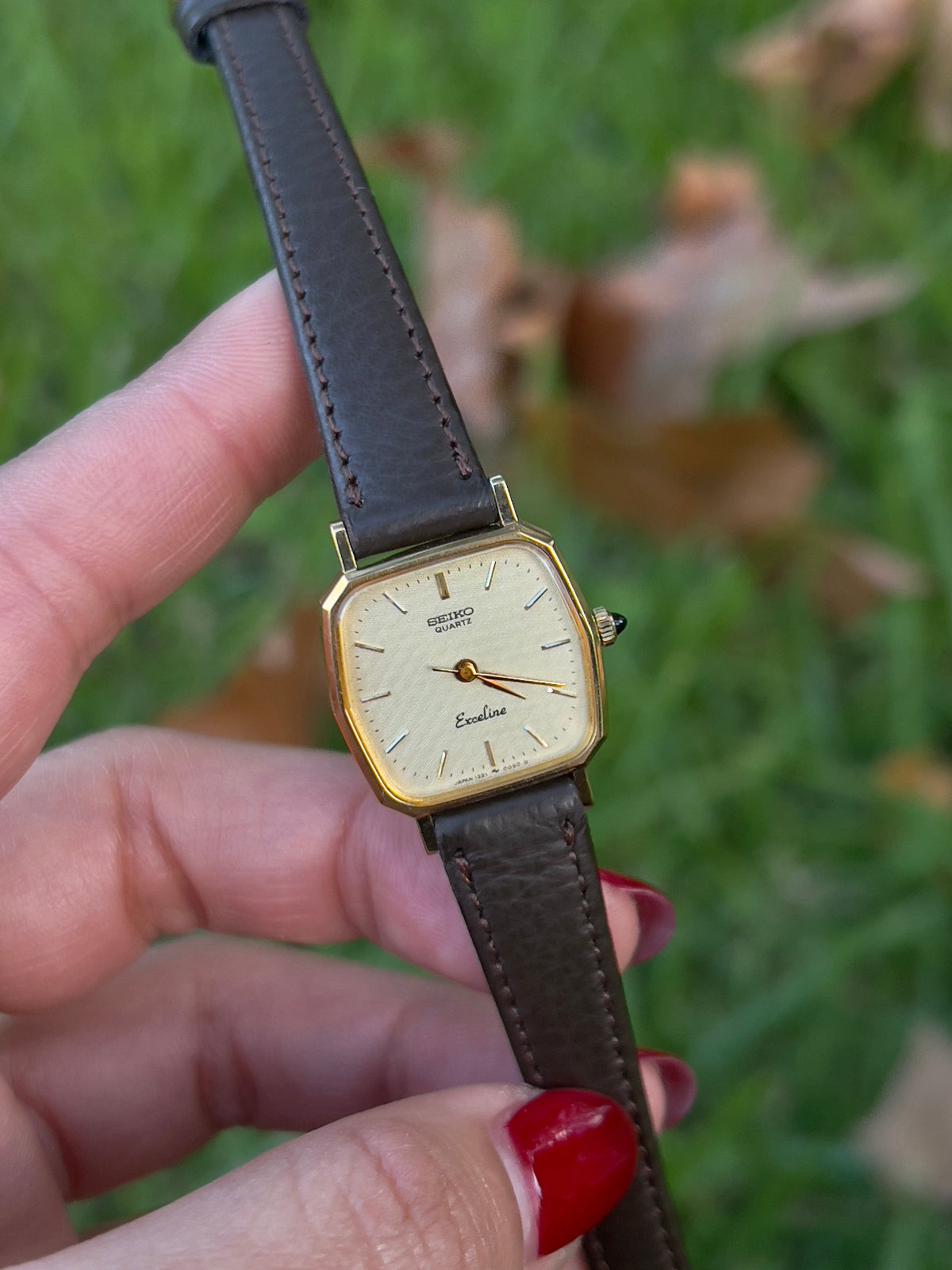 Seiko Exceline Soft Angular Gold Tone Women's Watch | Product photograph 5
