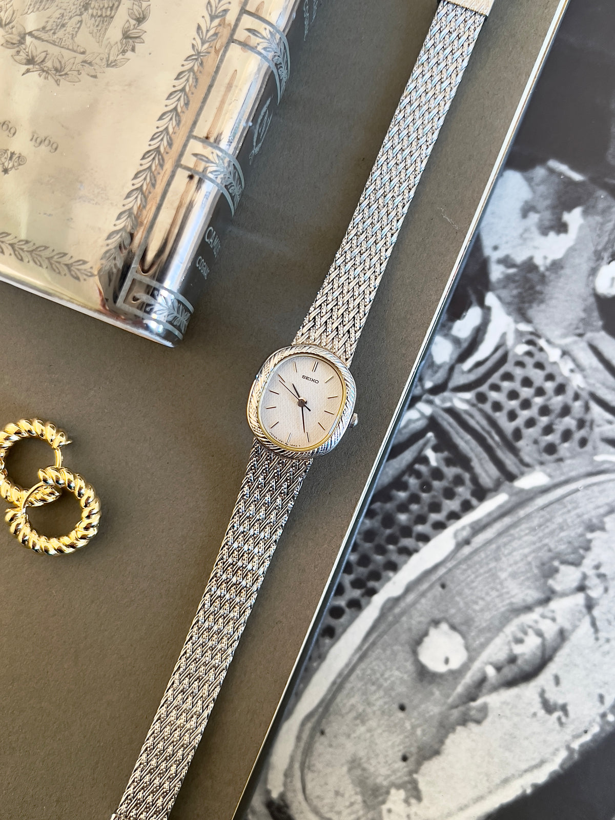 Seiko Oval Woman's Watch with a Rope Bezel & Textured Dial, box set of a vintage women's watch at Gilded Hour.