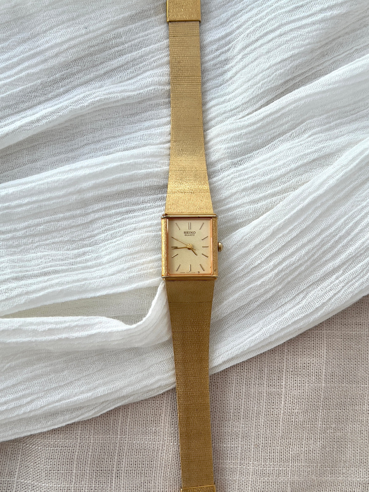 Seiko Gold Tone Tank Brushed Bracelet Women's Watch | Product photograph 4