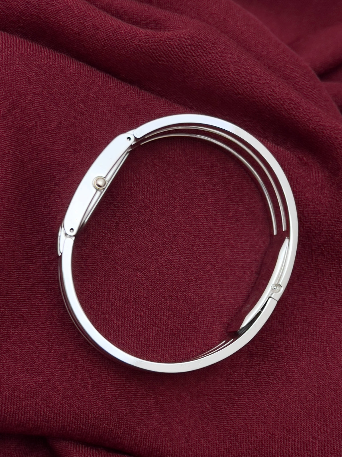 Seiko Lassale Charcoal Dial Silver Bangle Women’s Watch, bangle underside.