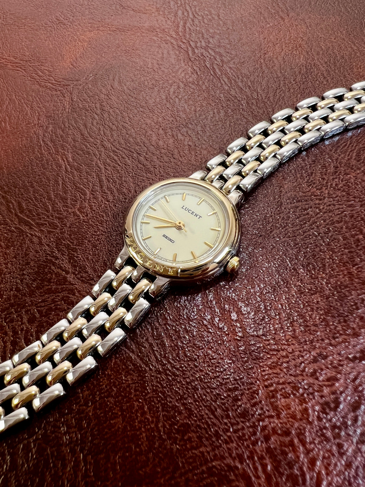 Seiko Lucent Two Tone Watch 4N21-0350, product photograph 6.