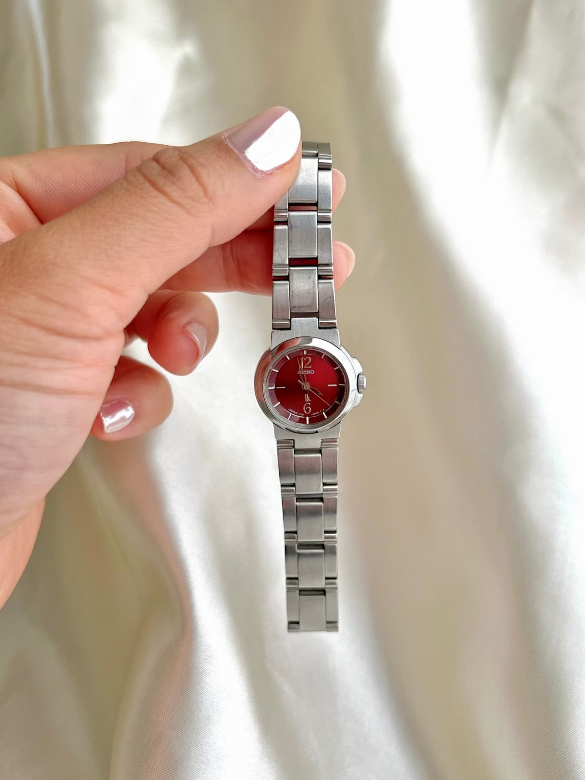 Seiko Lukia Red Cherry Dial Ladies Watch Stainless Steel, product view 3.