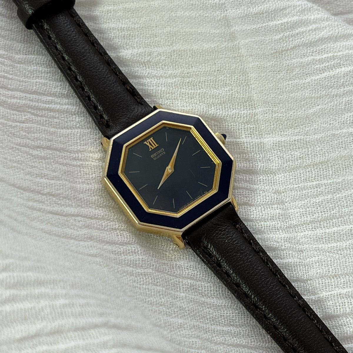 Seiko Exceline Octagonal Blue Enamel Bezel Women's Watch — product photograph 1