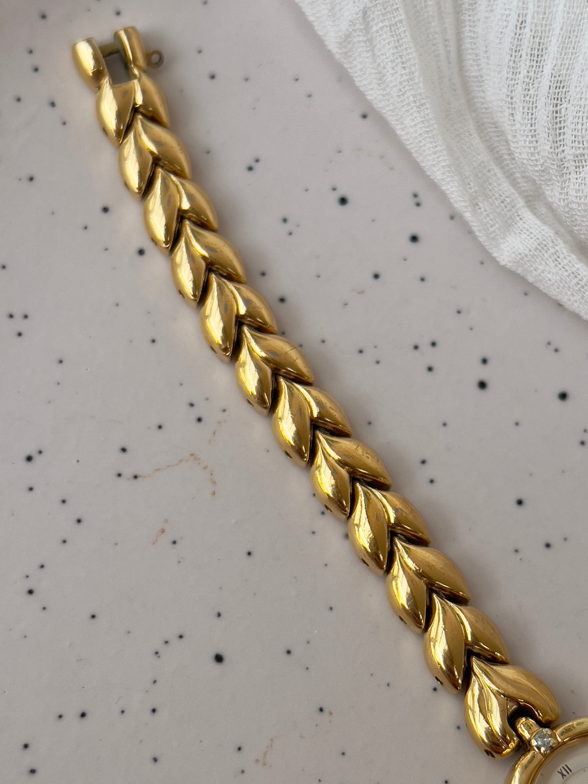 Seiko Tisse Woman's Watch with Diamonds and Leaf Pattern Bracelet, product photograph 4.