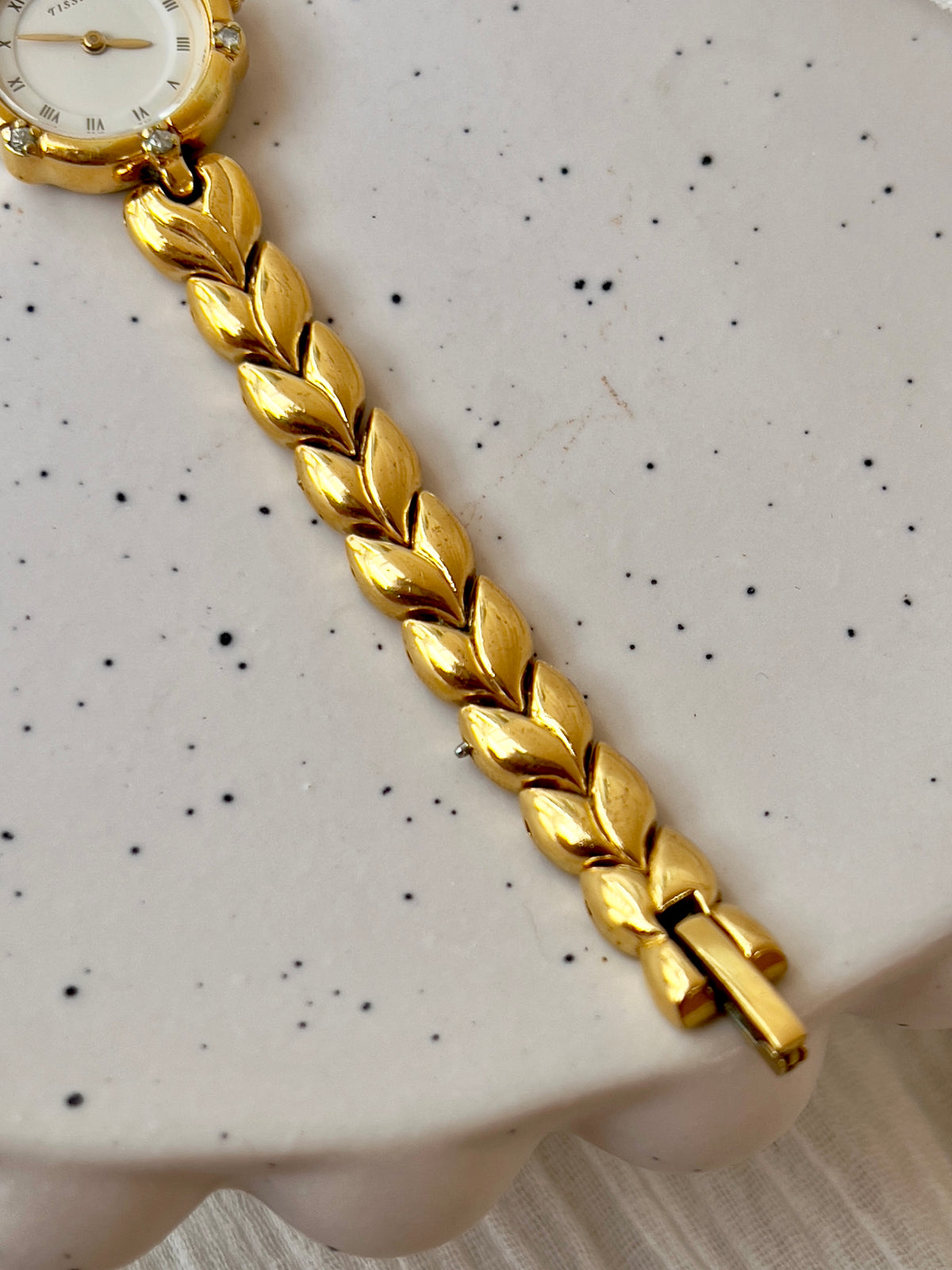 Seiko Tisse Woman's Watch with Diamonds and Leaf Pattern Bracelet, product photograph 5.