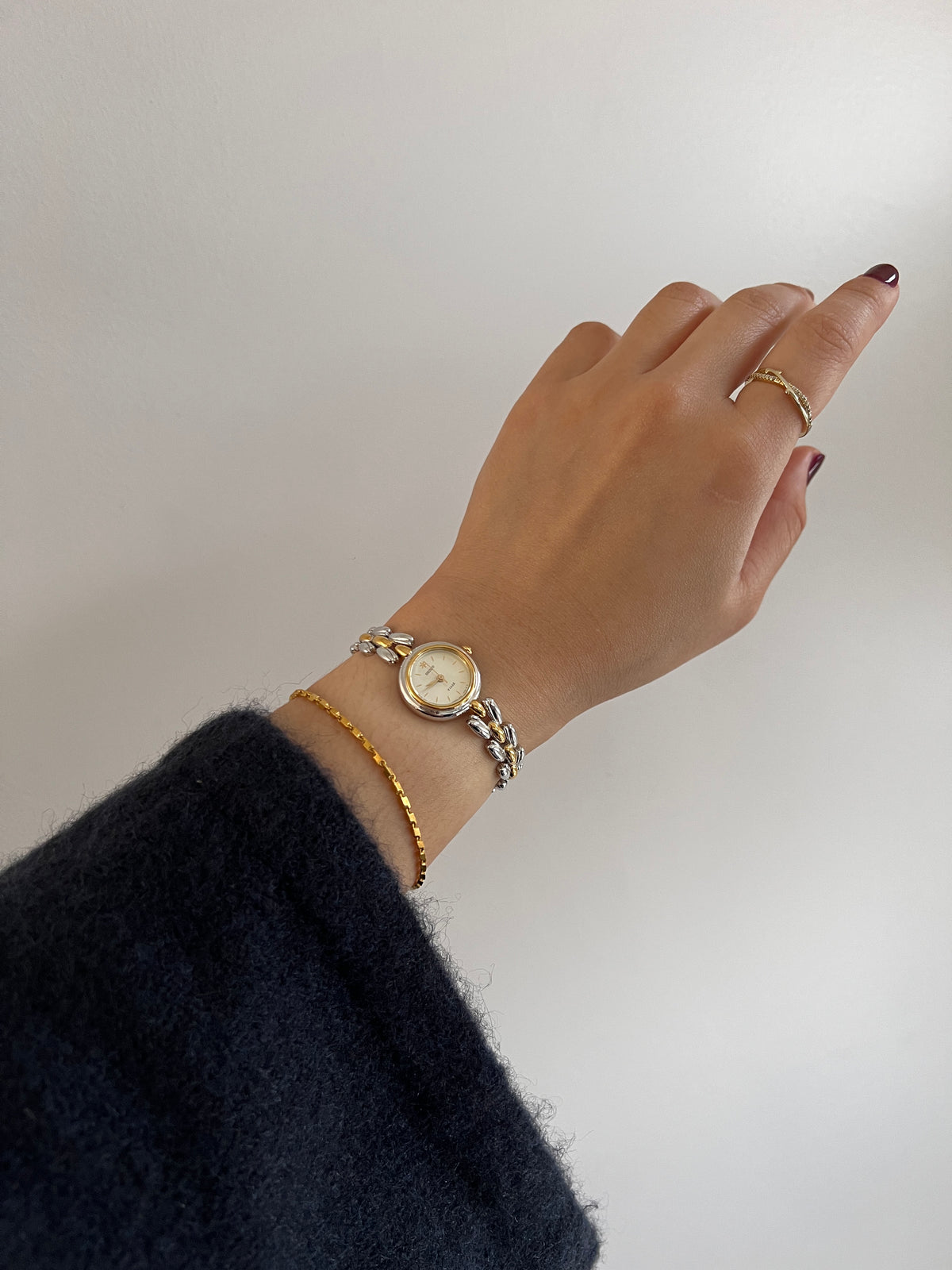 Seiko Tissé White Floral Dial Two Tone women's watch — product photograph 6