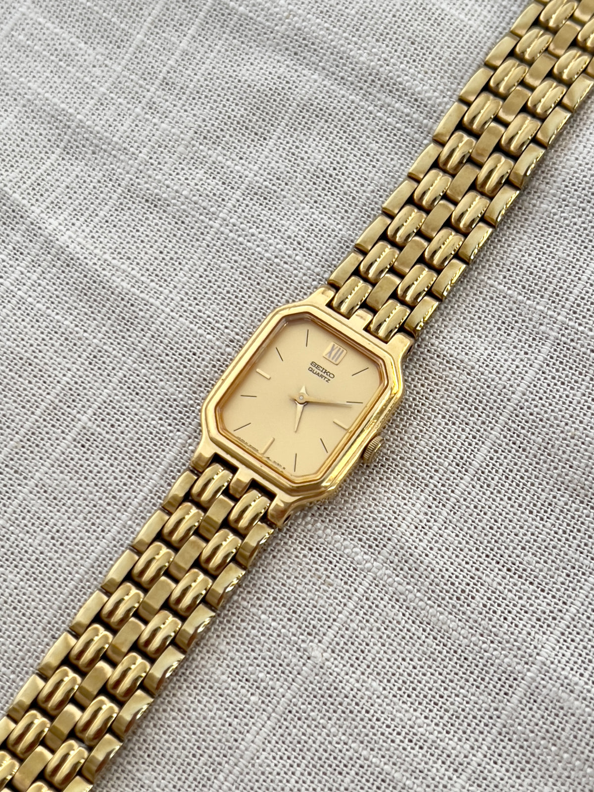 Seiko Gold Tone Tank Link Bracelet Women's Watch | Product photograph 7