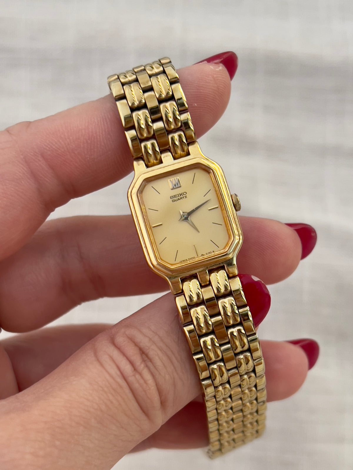 Seiko Gold Tone Tank Link Bracelet Women's Watch | Product photograph 8