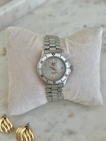 TAG Heuer 2000 Professional women’s watch with silver dial and steel bracelet, front view